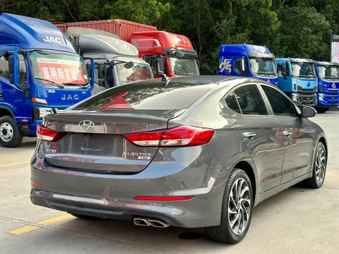 Hyundai Elantra (Avante)