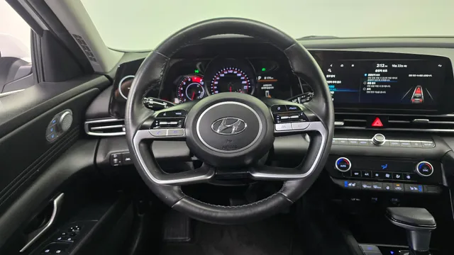 Hyundai Elantra (Avante)