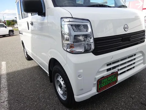 Nissan Clipper Van
