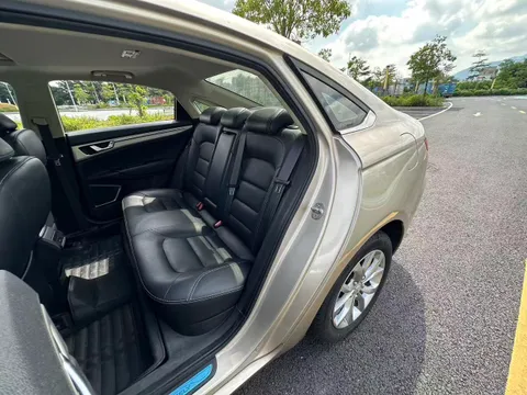 Geely Emgrand GL