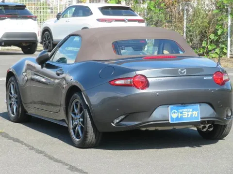 Mazda MX-5 (Roadster)