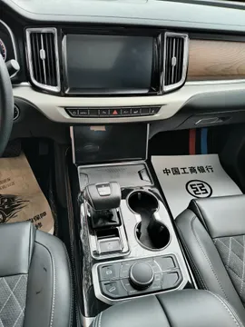 Hongqi HS7