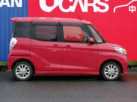 Nissan Dayz Roox