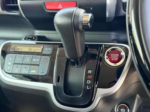 Honda N-BOX Slash