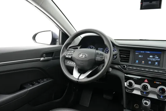 Hyundai Elantra (Avante)