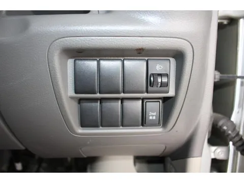 Mitsubishi Minicab Van