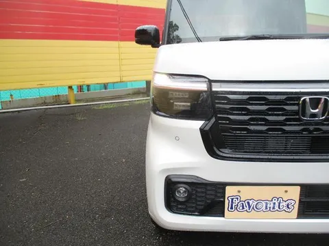 Honda N-BOX Custom