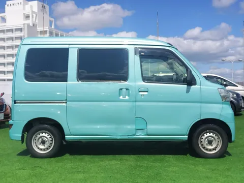 Toyota Pixis Van