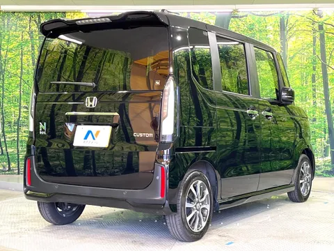 Honda N-BOX Custom