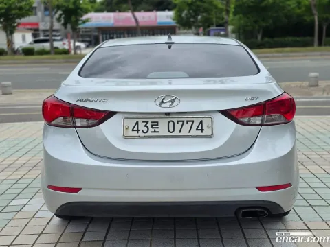 Hyundai Elantra (Avante)