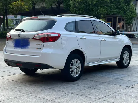 Venucia T70
