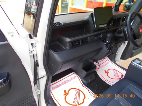 Honda N-BOX Custom
