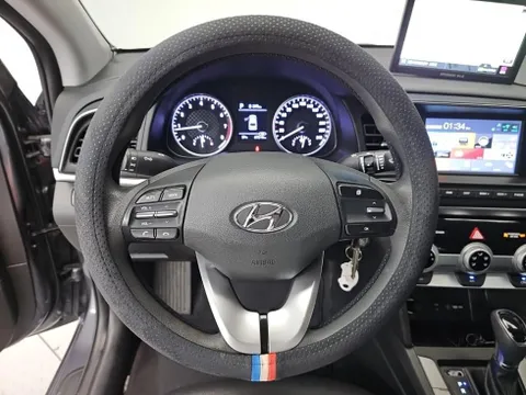 Hyundai Elantra (Avante)