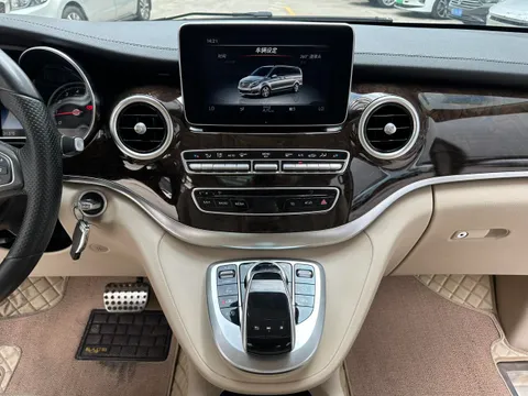 Mercedes-Benz V-Class