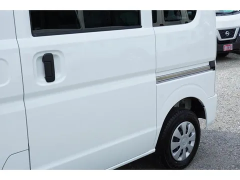 Nissan Clipper Van