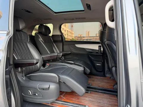 Roewe iMAX8