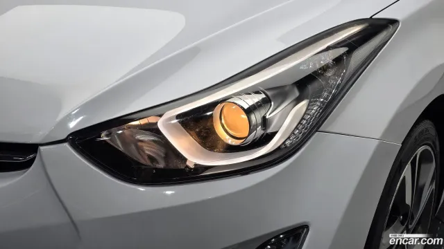 Hyundai Elantra (Avante)