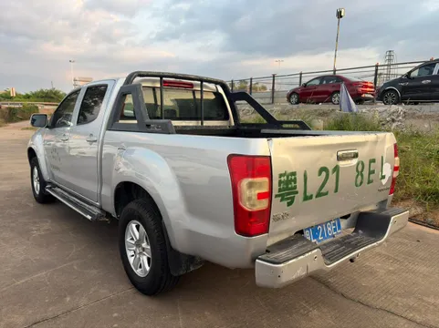 Isuzu RE-MAX