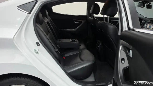 Hyundai Elantra (Avante)