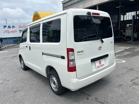 Toyota TownAce Van