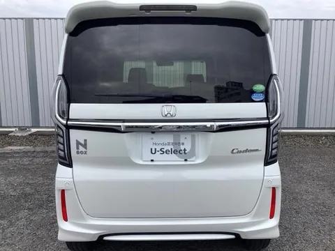 Honda N-BOX Custom