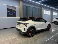 Lynk & Co 06