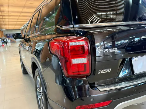 Gac GS8