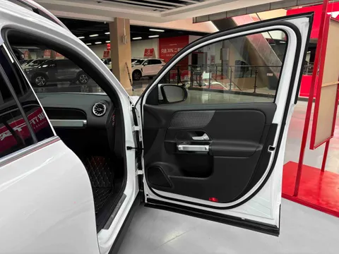 Mercedes-Benz Mercedes-Benz GLB