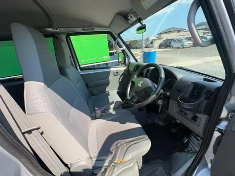 Mitsubishi Minicab Van