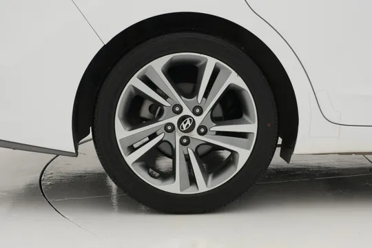 Hyundai Elantra (Avante)