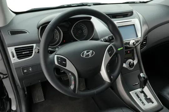 Hyundai Elantra (Avante)