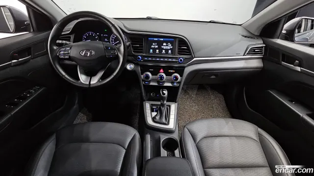 Hyundai Elantra (Avante)