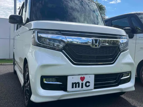 Honda N-BOX Custom