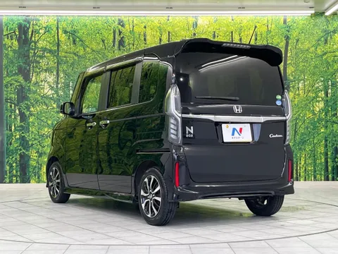 Honda N-BOX Custom