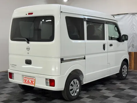 Nissan Clipper Van