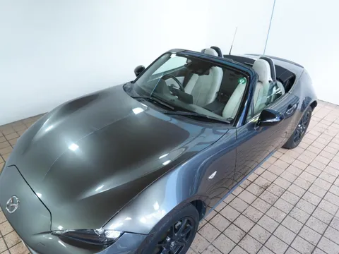 Mazda MX-5 (Roadster)