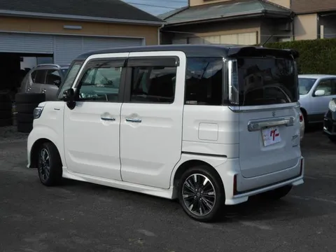 Suzuki Spacia Custom