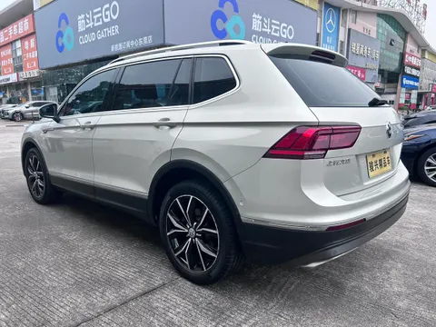 Volkswagen Tiguan L