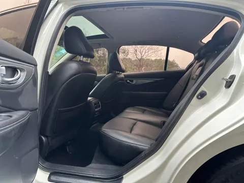 Infiniti Q50L