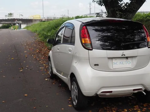 Mitsubishi I