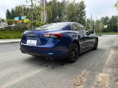 Maserati Ghibli