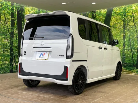 Honda N-BOX Custom