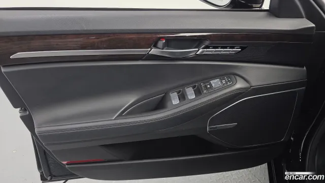 Genesis G90 (EQ900)
