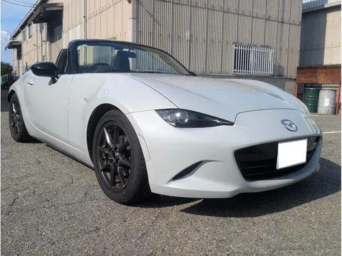 Mazda MX-5 (Roadster)