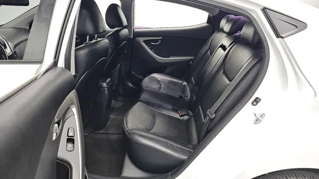 Hyundai Elantra (Avante)