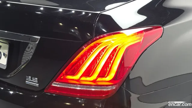 Genesis G90 (EQ900)