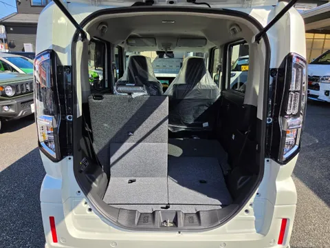 Suzuki Spacia Custom