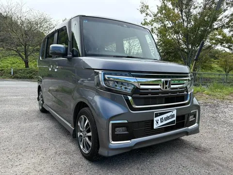 Honda N-BOX Custom