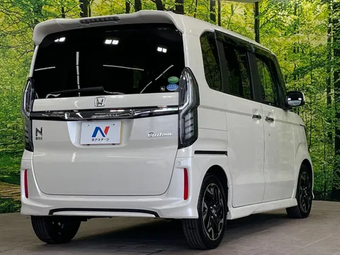 Honda N-BOX Custom