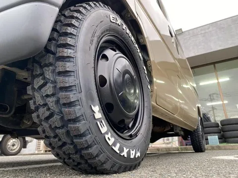 Mitsubishi Minicab Van